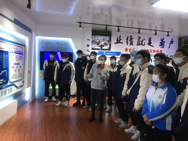 深入产教融合 共筑巅峰国际官网学院 ——临汾职业技术学院机电系整个师生莅临巅峰国际官网集团参观学习