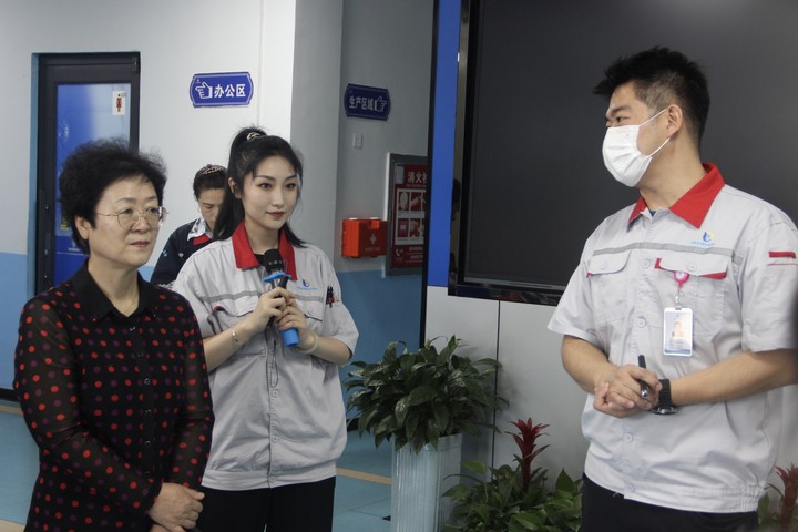 临汾市人大副主任王金珍一行来巅峰国际官网参观调研