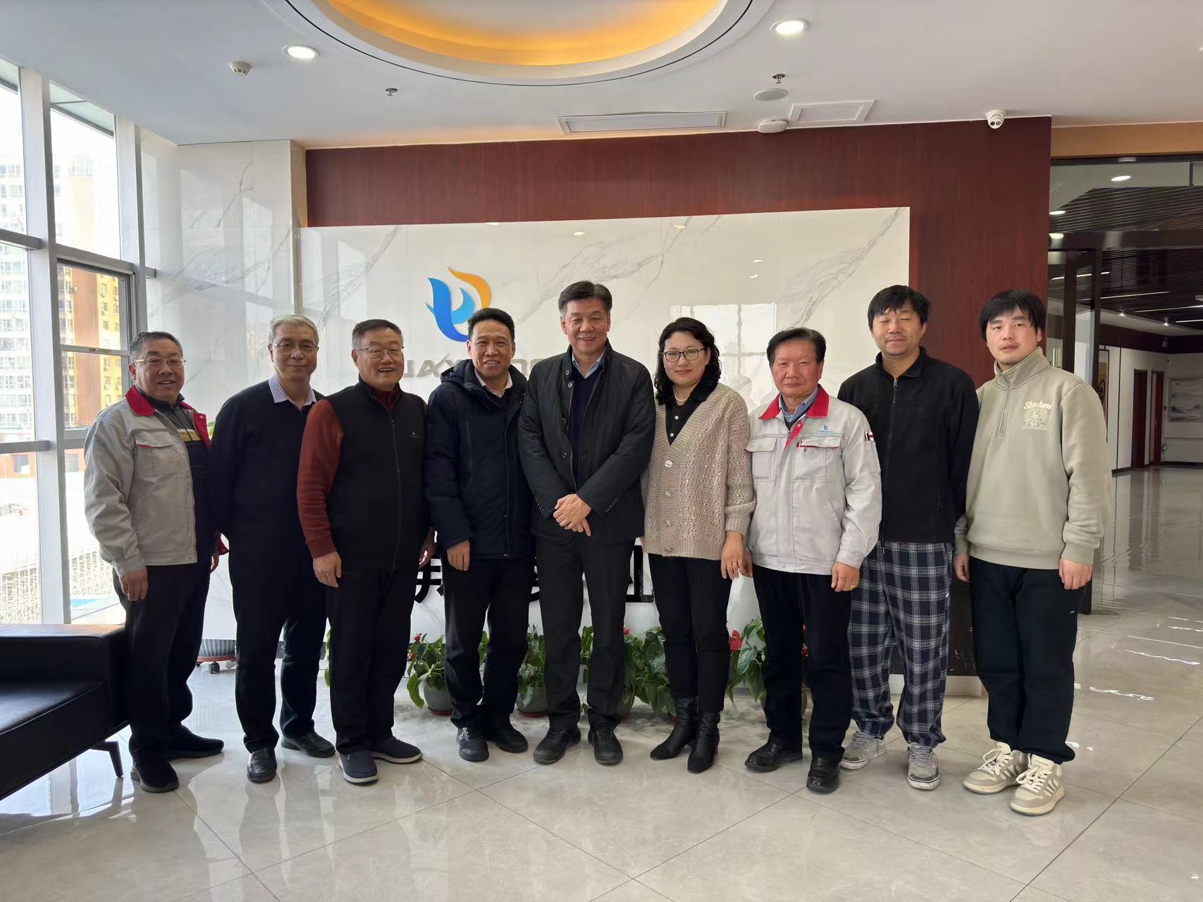 北京机科国创轻量化科学钻研所有限公司与太道理工大学莅临巅峰国际官网集团参观调研