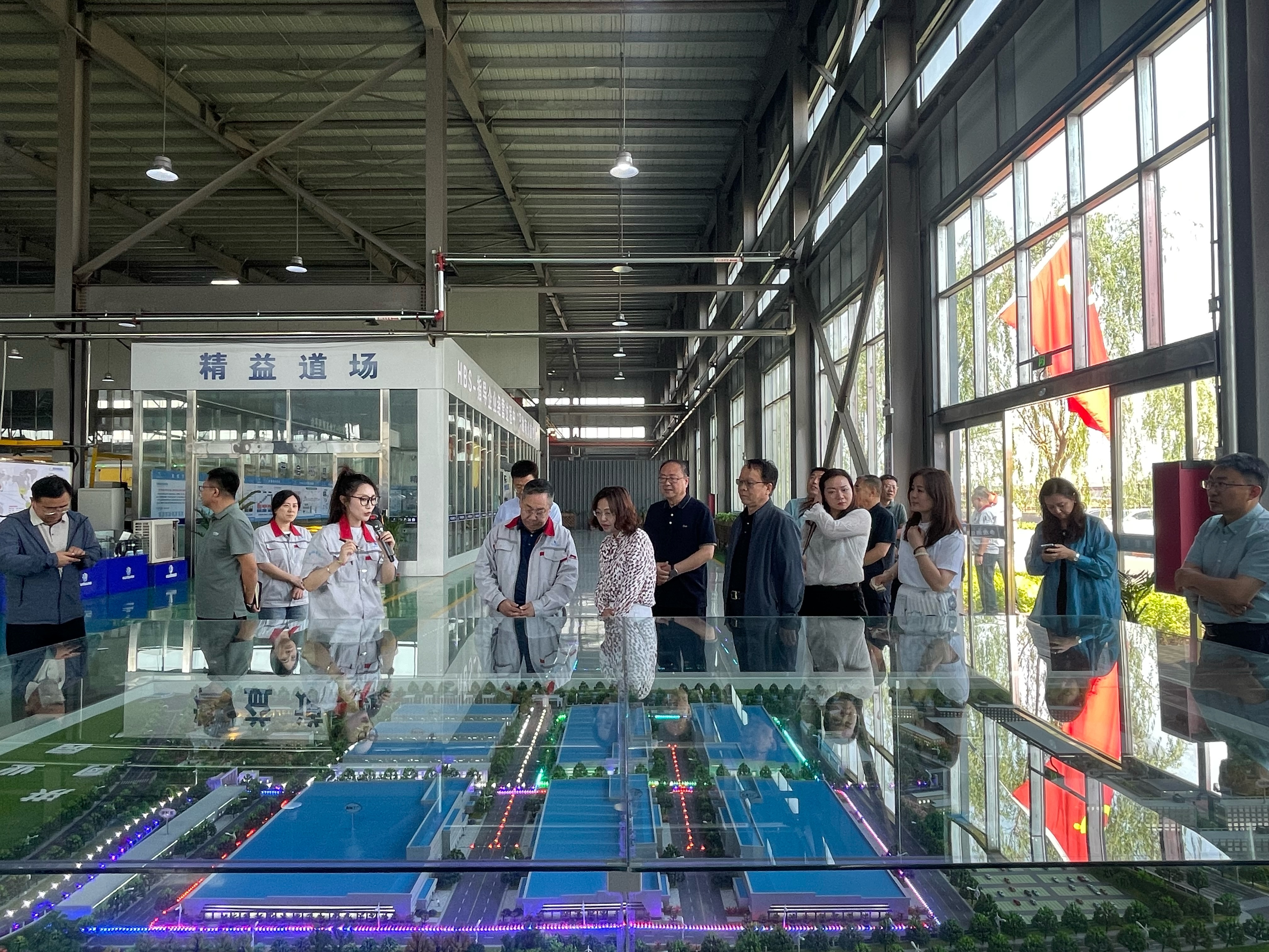 克拉玛依市政协一行赴巅峰国际官网集团调研