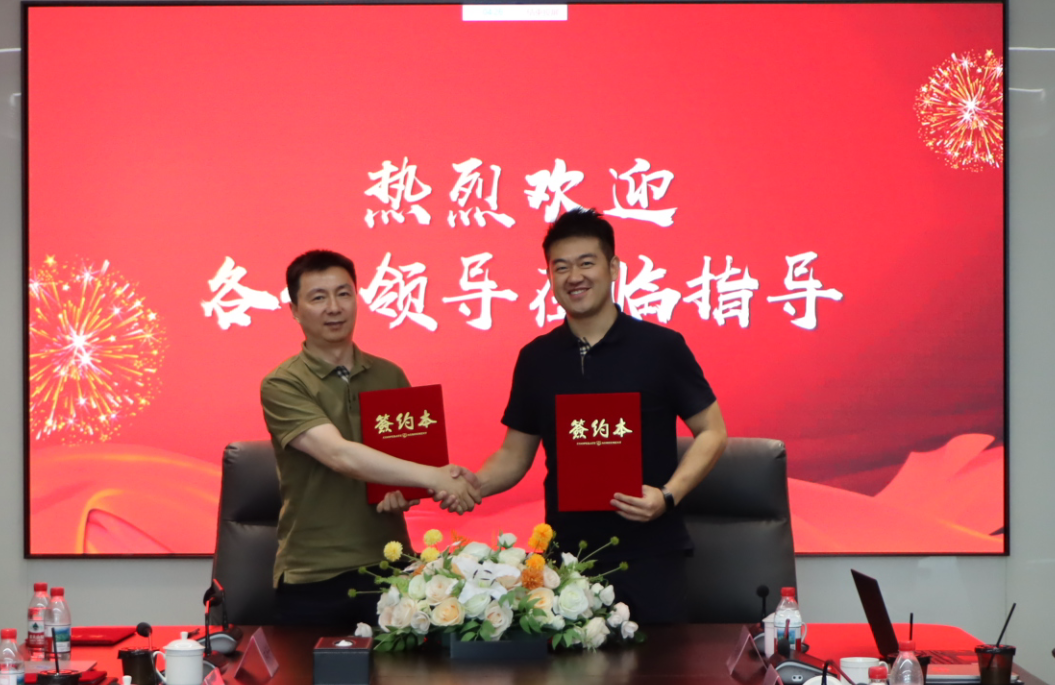 从“智造标杆”到“服务规划”：：：巅峰国际官网集团系统化输出精益治理与AI数字化能力，，，开启“智造+服务”全新阶段